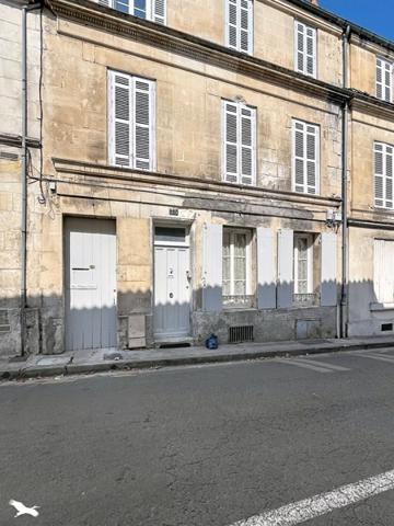 Immeuble 317 700 € Saintes 203 m² DPE D