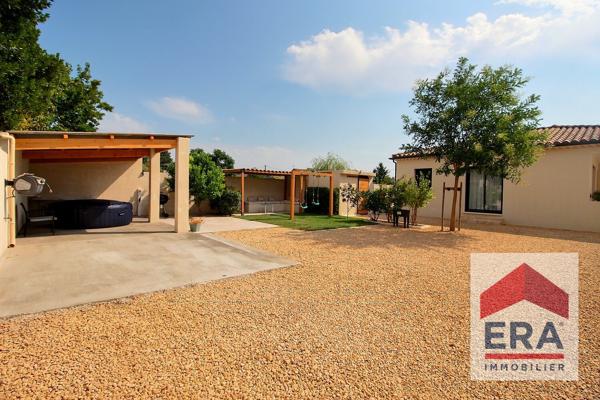 Ensemble immobilier - 3 maisons + terrain 1400m²