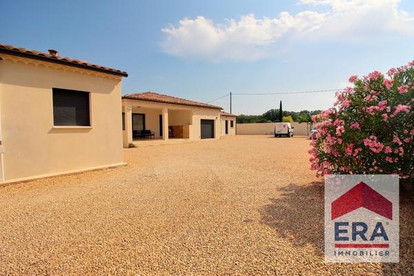 Ensemble immobilier - 3 maisons + terrain 1400m²