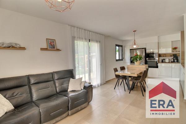 Ensemble immobilier - 3 maisons + terrain 1400m²