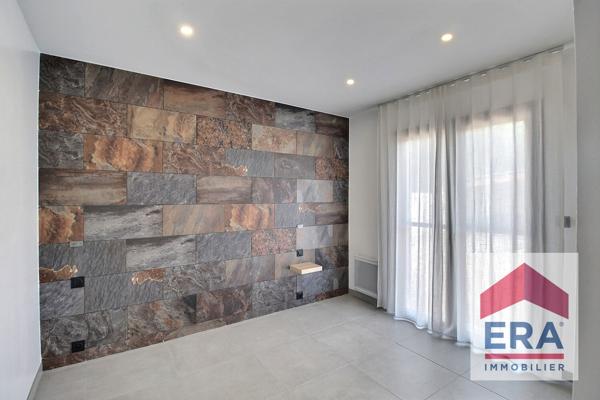 Ensemble immobilier - 3 maisons + terrain 1400m²