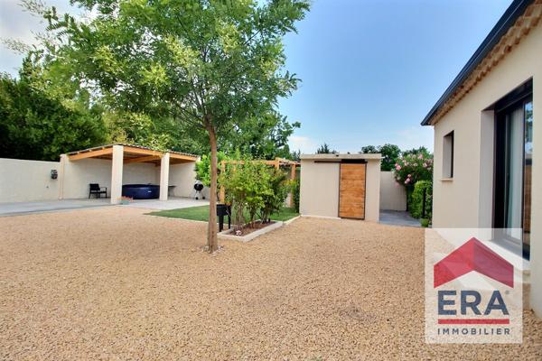 Ensemble immobilier - 3 maisons + terrain 1400m²