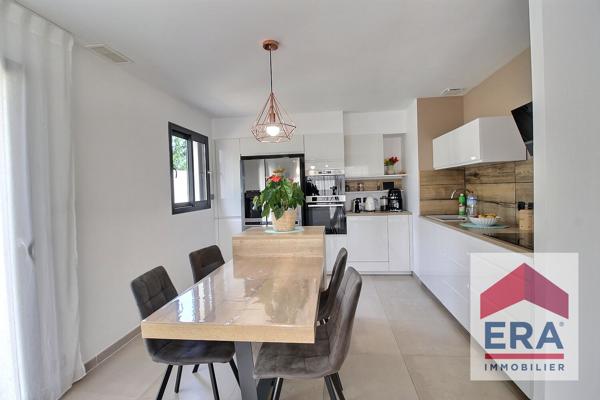 Ensemble immobilier - 3 maisons + terrain 1400m²