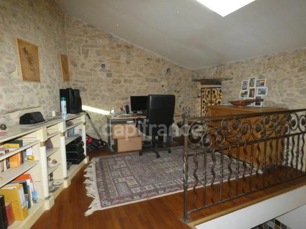 Laudun-maison de village 90m² avec cour et terrasse