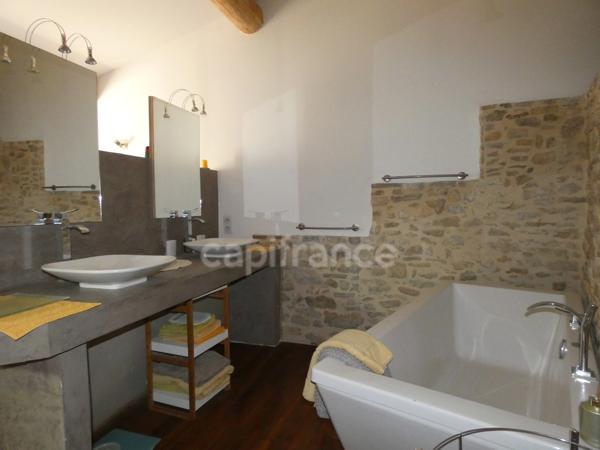 Laudun-maison de village 90m² avec cour et terrasse