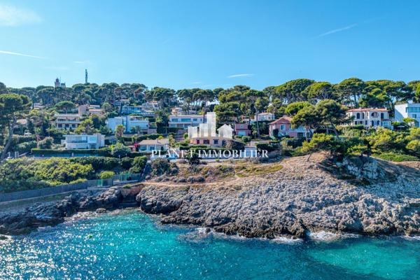 CAP D'ANTIBES VILLA ENTIEREMENT A RENOVER VUE MER