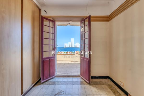 CAP D'ANTIBES VILLA ENTIEREMENT A RENOVER VUE MER