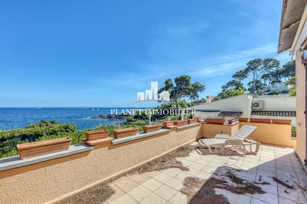CAP D'ANTIBES VILLA ENTIEREMENT A RENOVER VUE MER