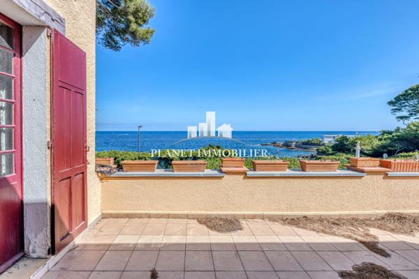 CAP D'ANTIBES VILLA ENTIEREMENT A RENOVER VUE MER