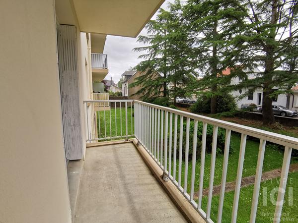 Appartement Nantes 3 pièce(s) 61.79 m2 meublé avec balcon et stationnement