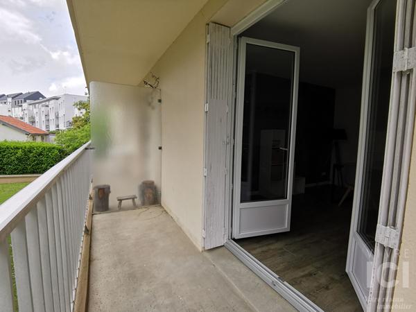 Appartement Nantes 3 pièce(s) 61.79 m2 meublé avec balcon et stationnement