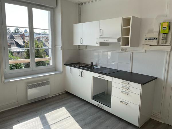 Appartement Nantes 3 pièce(s) 61.79 m2 meublé avec balcon et stationnement