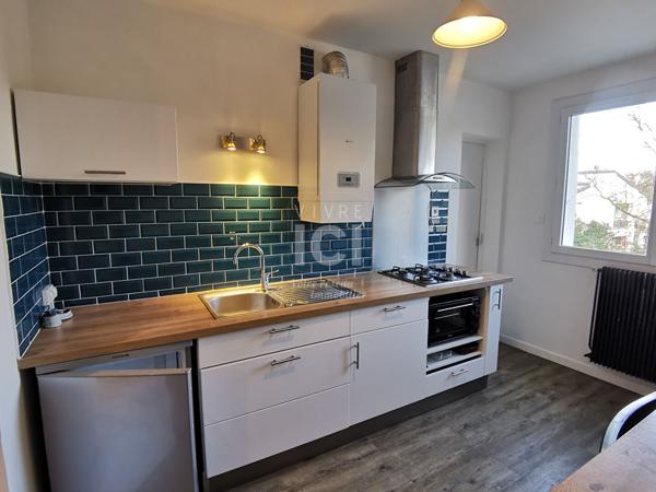 Appartement Nantes 3 pièce(s) 61.79 m2 meublé avec balcon et stationnement
