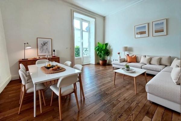 Appartement Nantes 3 pièce(s) 61.79 m2 meublé avec balcon et stationnement