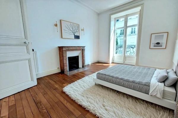 Appartement Nantes 3 pièce(s) 61.79 m2 meublé avec balcon et stationnement