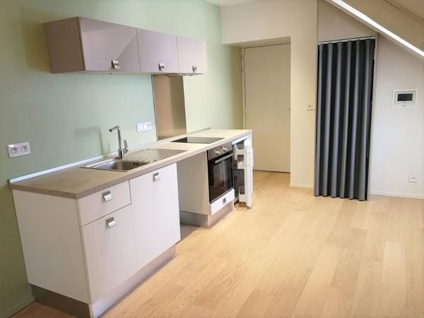 Appartement Nantes 3 pièce(s) 61.79 m2 meublé avec balcon et stationnement