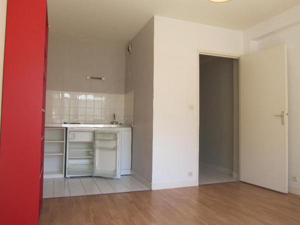 Appartement Nantes 3 pièce(s) 61.79 m2 meublé avec balcon et stationnement