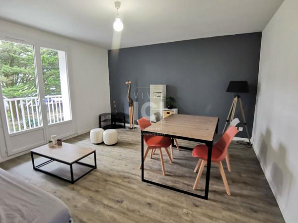 Appartement Nantes 3 pièce(s) 61.79 m2 meublé avec balcon et stationnement