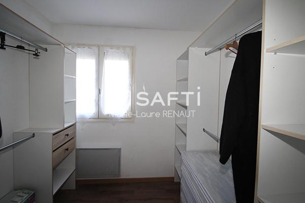 Plain-pied - Pièce de vie de 45m² - 3 chambres - Garage - Piscine - Pool House