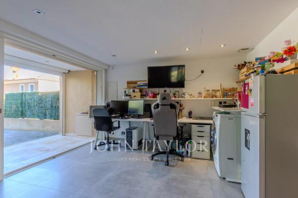 Antibes | Villa avec piscine, studio indépendant et vaste sous-sol