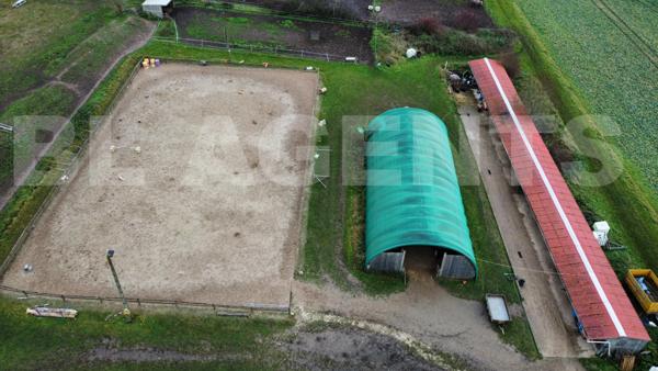 Centre équestre et maison d'habitation, sur un domaine de 2,5 hectares