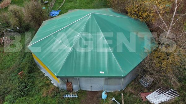 Centre équestre et maison d'habitation, sur un domaine de 2,5 hectares