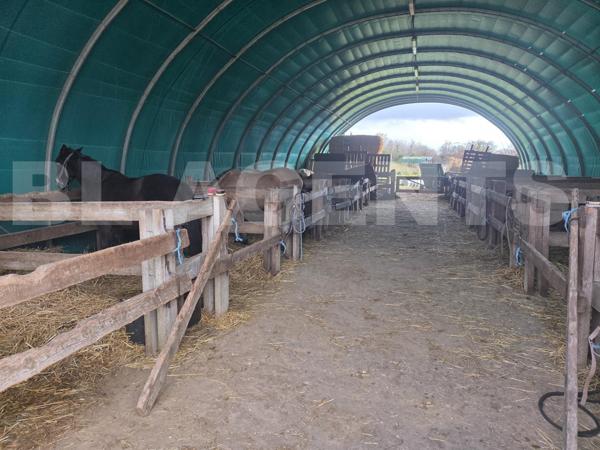 Centre équestre et maison d'habitation, sur un domaine de 2,5 hectares