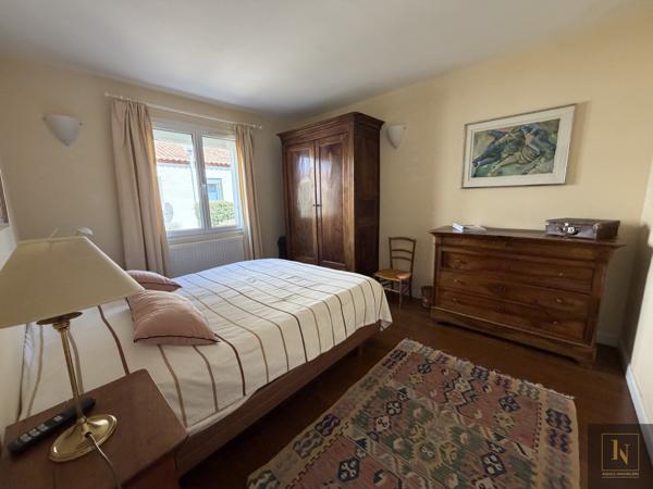 Maison
                                                                                                                                                                                                                                                                                                                        5 pièce(s)                                                                                                                                                                                                          3 chambre(s)                                                                                                                                                                                                          145.5  m²
