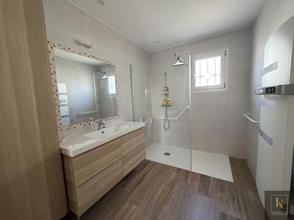 Maison
                                                                                                                                                                                                                                                                                                                        5 pièce(s)                                                                                                                                                                                                          3 chambre(s)                                                                                                                                                                                                          145.5  m²