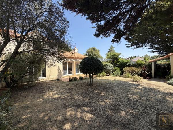 Maison
                                                                                                                                                                                                                                                                                                                        5 pièce(s)                                                                                                                                                                                                          3 chambre(s)                                                                                                                                                                                                          145.5  m²