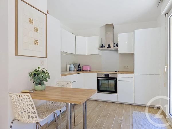 Appartement F2 Bis à vendre  3 pièces - 40,09 m 2   LE GOLFE JUAN  - 06