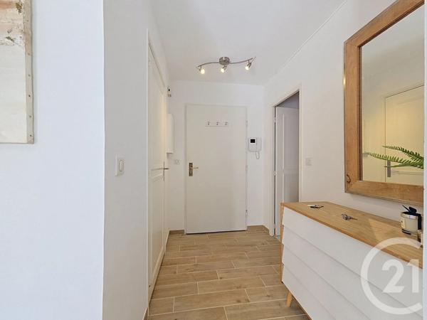 Appartement F2 Bis à vendre  3 pièces - 40,09 m 2   LE GOLFE JUAN  - 06