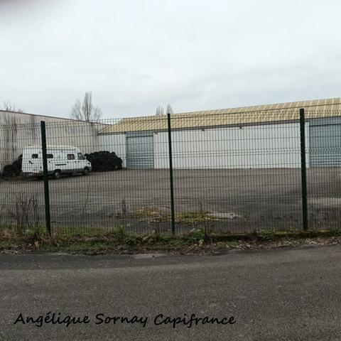 A vendre Local commercial de 2930 m², sur un terrain de 3893 m², vous offre diverses possibilités d’aménagement Région BOURGOGNE FRANCHE COMTE