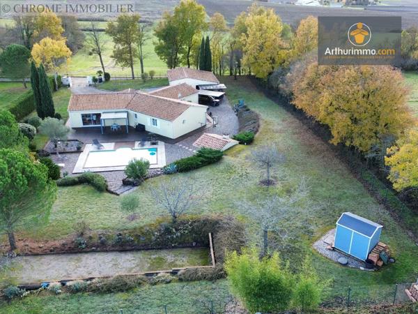 Vente                                                      Maison
                        
                     7 pièces                      158 m2                     à Virazeil