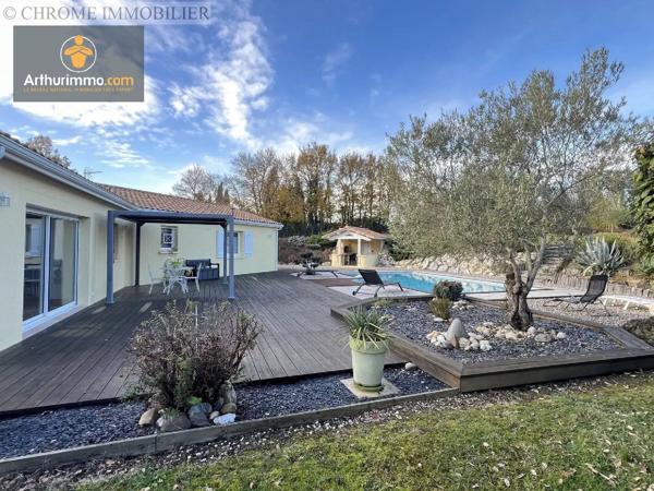 Vente                                                      Maison
                        
                     7 pièces                      158 m2                     à Virazeil