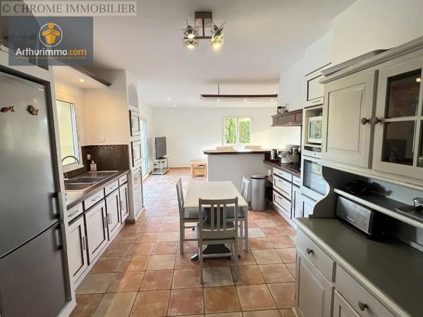Vente                                                      Maison
                        
                     7 pièces                      158 m2                     à Virazeil