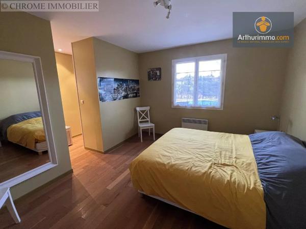 Vente                                                      Maison
                        
                     7 pièces                      158 m2                     à Virazeil
