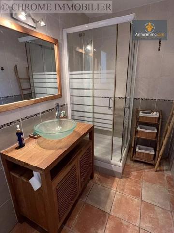 Vente                                                      Maison
                        
                     7 pièces                      158 m2                     à Virazeil