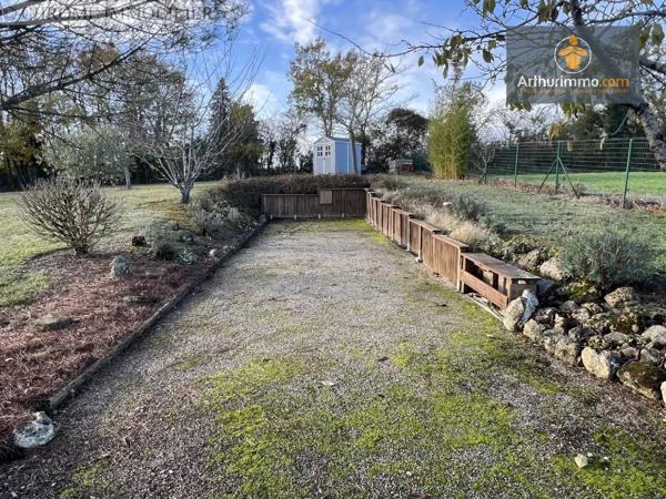 Vente                                                      Maison
                        
                     7 pièces                      158 m2                     à Virazeil