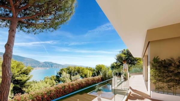 ROQUEBRUNE CAP MARTIN LE CAP - VILLA A RENOVER 6 CHAMBRES- VUE MER - PISCINE- GARAGES - PERMIS ACCEPTE ET PURGE