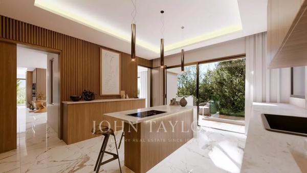 ROQUEBRUNE CAP MARTIN LE CAP - VILLA A RENOVER 6 CHAMBRES- VUE MER - PISCINE- GARAGES - PERMIS ACCEPTE ET PURGE