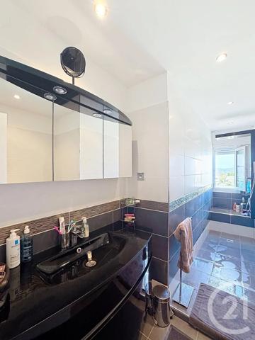 Appartement F3 à vendre  3 pièces - 75,60 m 2   CANNES  - 06