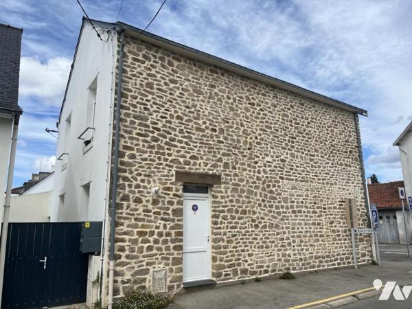 Maison d'habitation T.5 construite sur 2 niveaux Garage