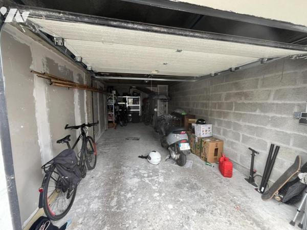 Maison d'habitation T.5 construite sur 2 niveaux Garage