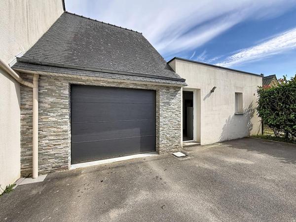 Maison de 175 m² avec T2 indépendant · Terrain 1 100 m² · Elven · 15 min de Vannes