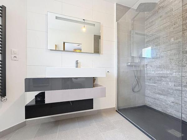 Maison de 175 m² avec T2 indépendant · Terrain 1 100 m² · Elven · 15 min de Vannes