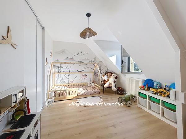 Bédée (35137) Jolie maison familiale 5 pièces + mezzanine avec piscine