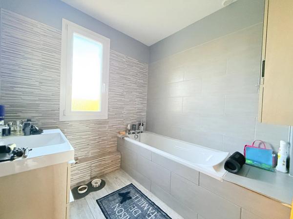 Vente Villa 5 pièces 140 m2 à Pourrières