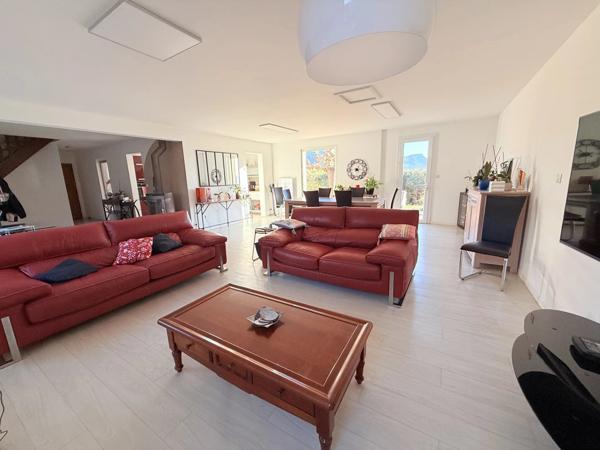 Vente Villa 5 pièces 140 m2 à Pourrières