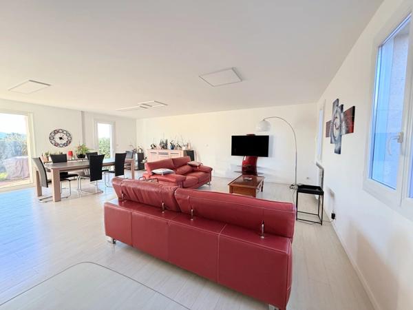 Vente Villa 5 pièces 140 m2 à Pourrières